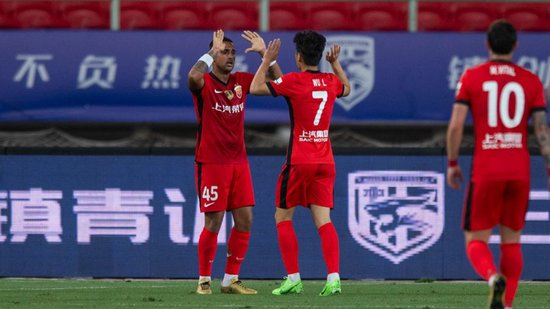 海港夏窗纠错：后腰补强能否挽救20周年庆典