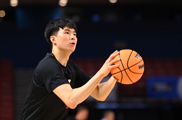 韩国锋线李贤重获马刺夏联邀约 生涯第三次冲击NBA 韩国锋线李贤重获马刺夏联邀约 生涯第三次冲击NBA